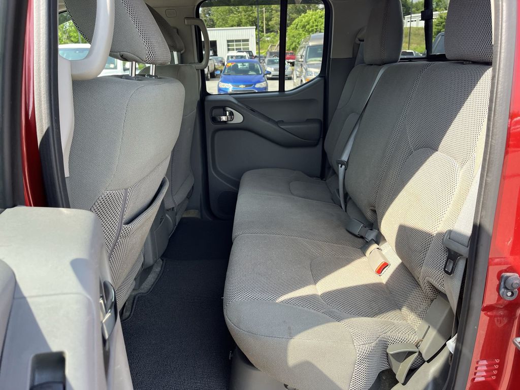 2016 Nissan Frontier SV photo