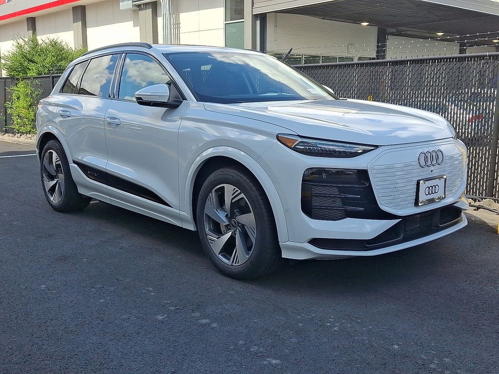 Thumbnail: 2025 Audi Q6 e-tron - 2