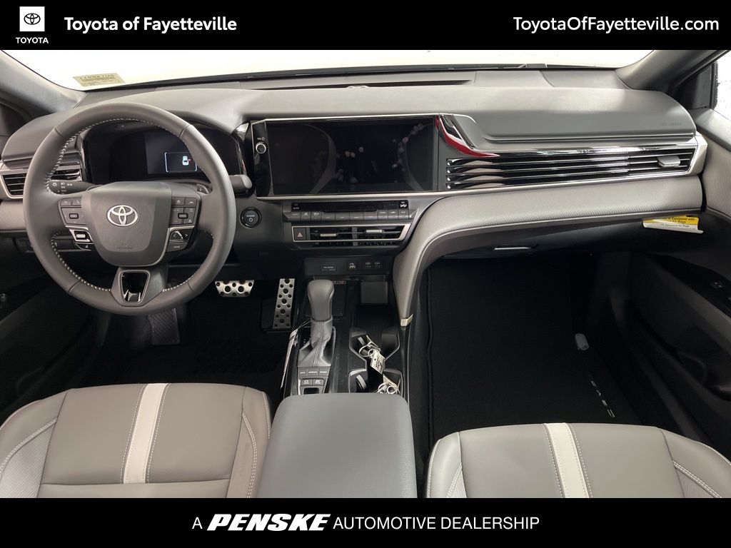 2025 Toyota Camry SE 18