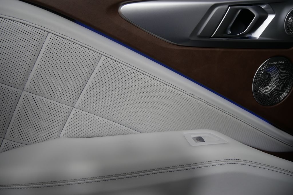 2025 BMW XM  17
