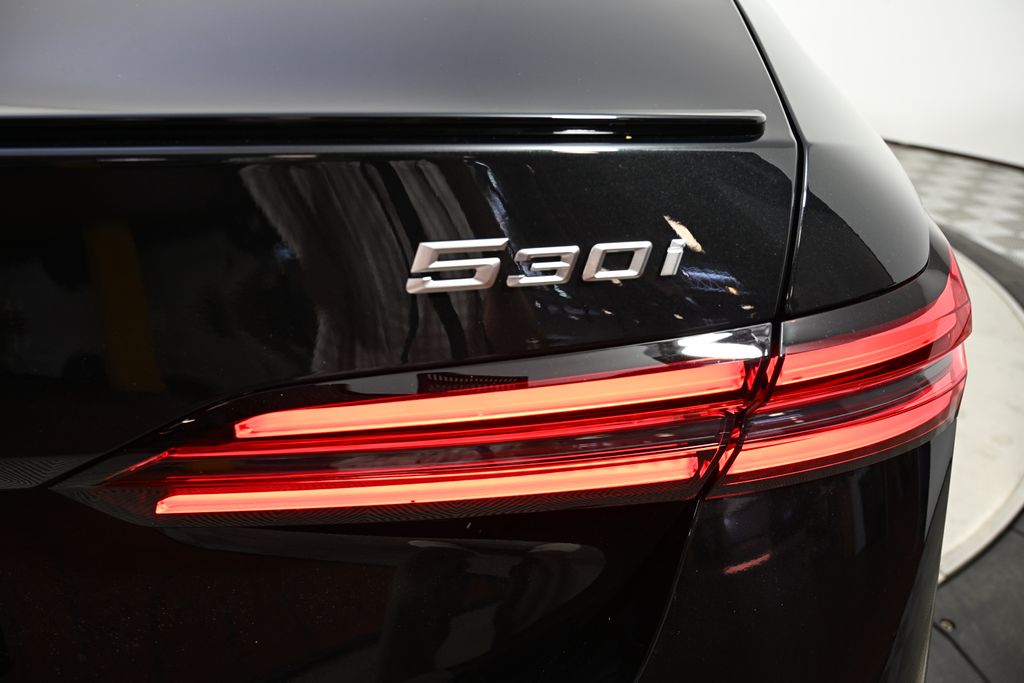 Thumbnail: 2026 BMW 5 Series - 11