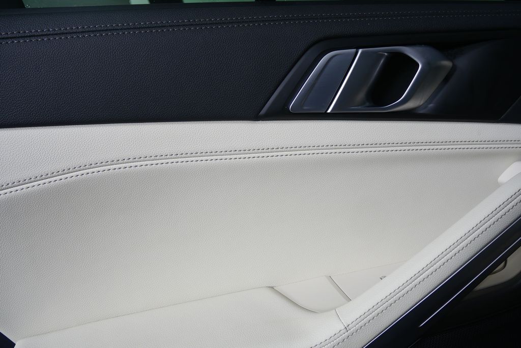 Thumbnail: 2022 BMW X6 - 14