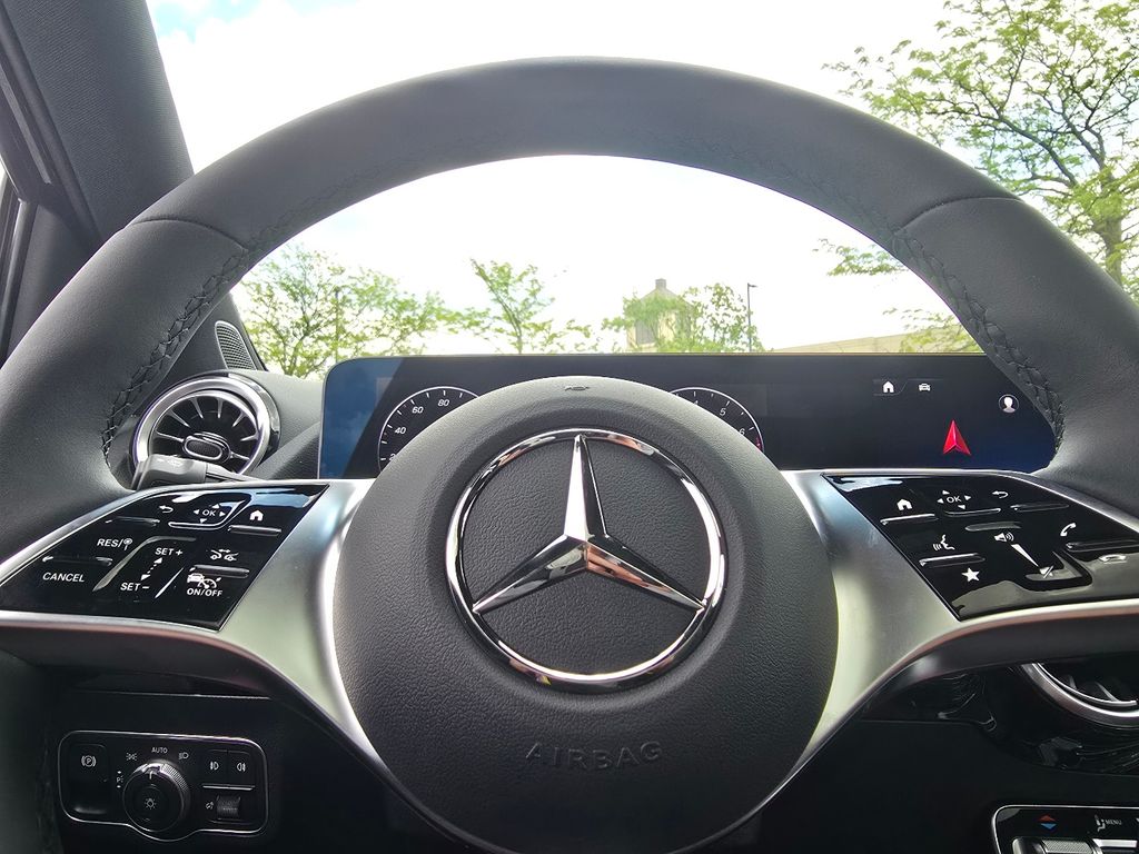 New 2026 Black Mercedes-Benz GLA 250 image 28