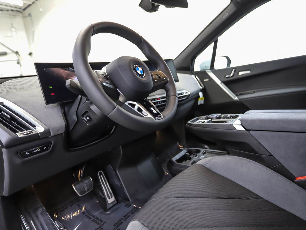 Thumbnail: 2026 BMW iX - 10