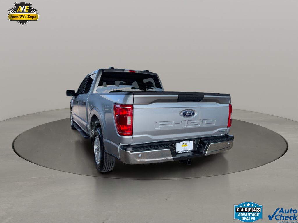 View vehicle photo 5