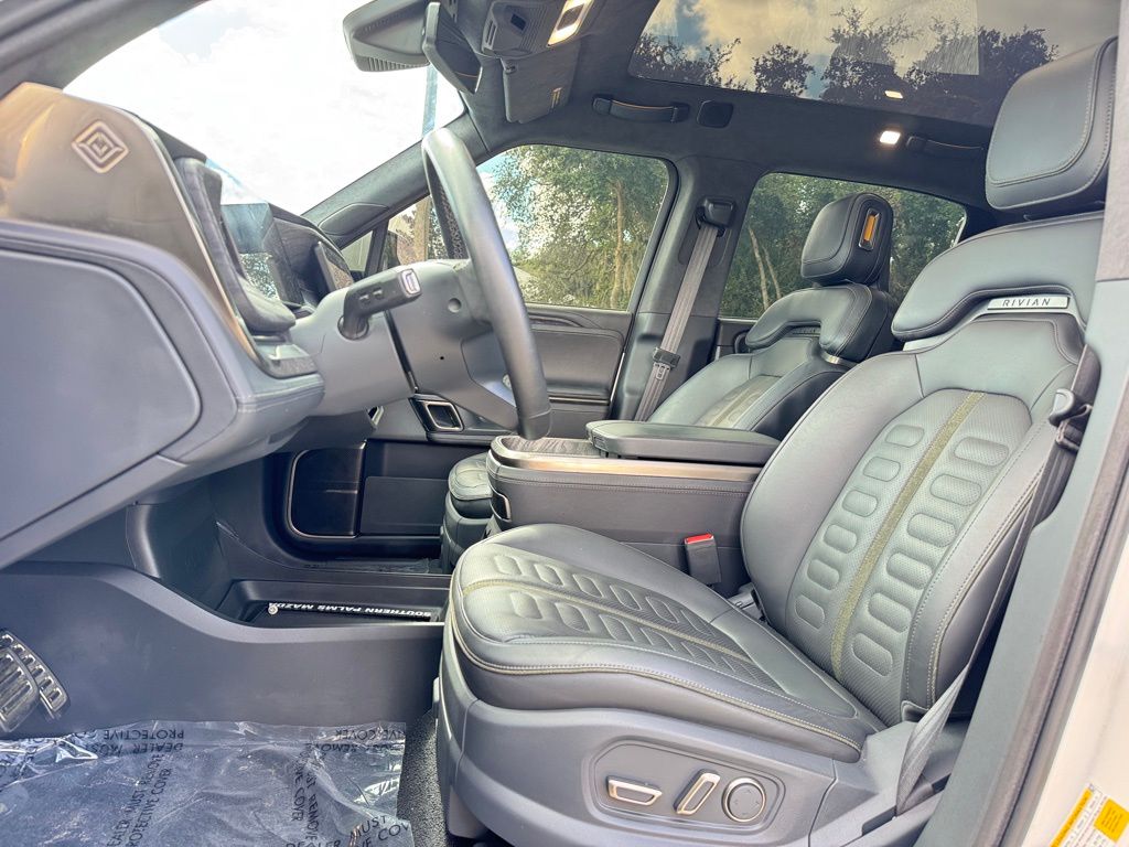 2022 Rivian R1T Adventure photo 11