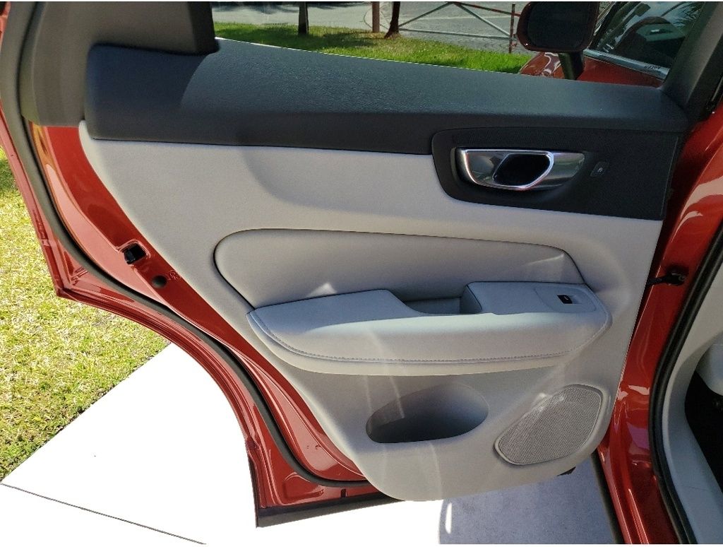 2023 Volvo XC60 Plus - Photo 10