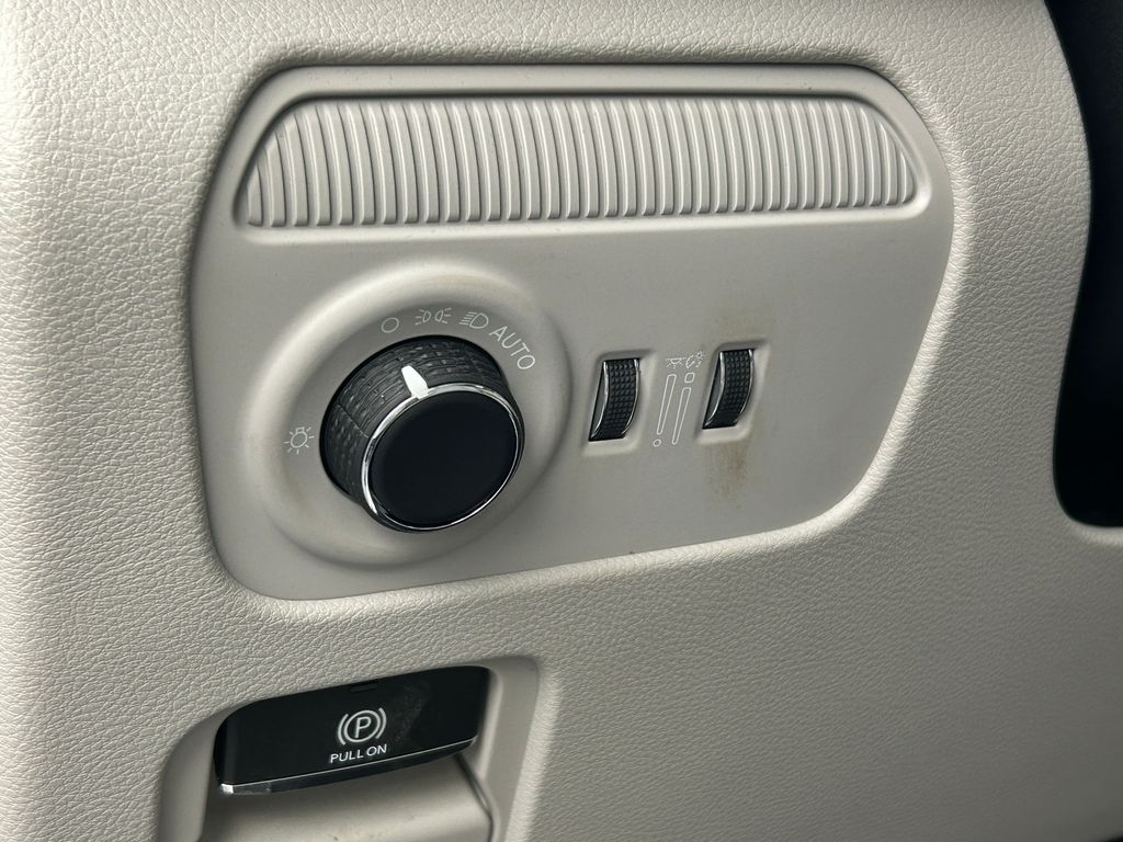 New 2026 Bright White Clearcoat Jeep Summit Obsidian image 12