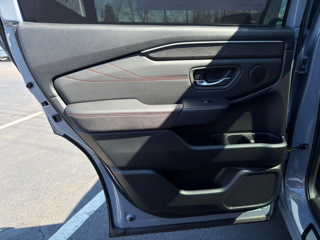 Thumbnail: 2026 Honda Pilot - 20