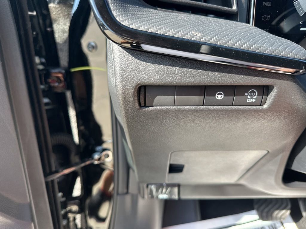 2025 Super Black Nissan Kicks SR FWD SUV