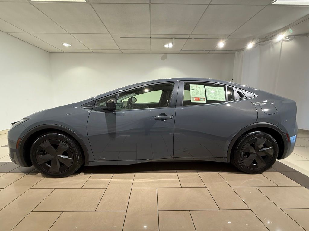 Thumbnail: 2025 Toyota Prius - 2