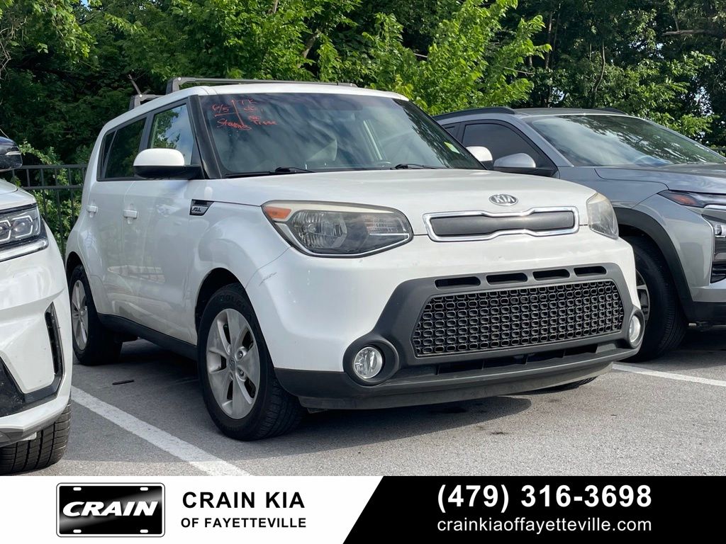 Clear White 2015 Kia Soul Base Wagon Front-Wheel Drive 6-Speed Automatic