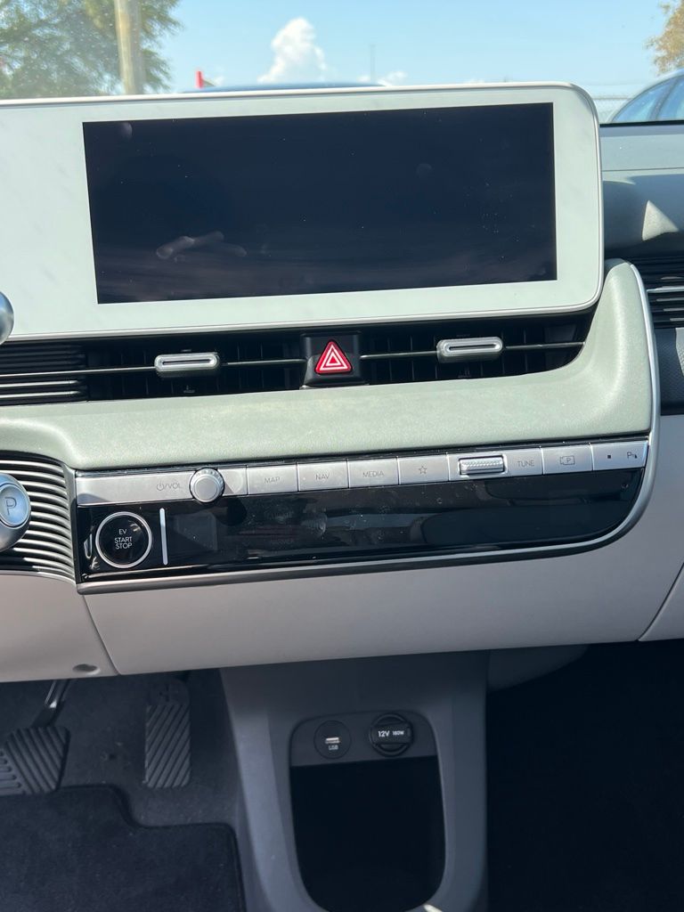 Thumbnail: 2023 Hyundai Ioniq 5 - 9