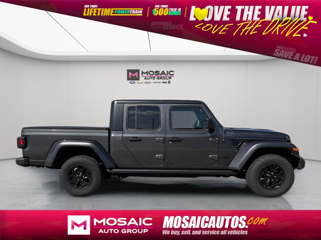 Gray (Granite Crystal Metallic Clearcoat) 2022 Jeep Gladiator Willys Crew Cab 4WD Pickup Truck Four-Wheel Drive 8-Speed Automatic