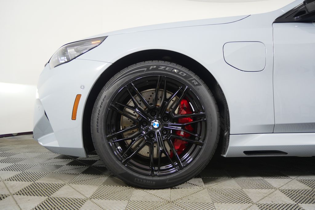 Thumbnail: 2026 BMW M5 - 8