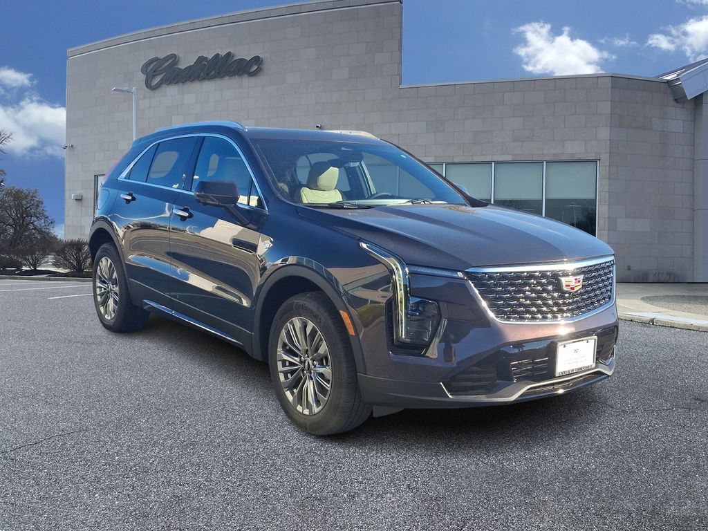 2025 Cadillac XT4 Premium Luxury 2