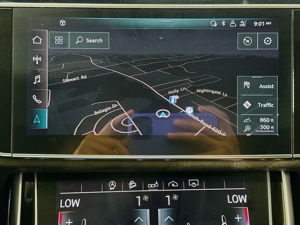 Thumbnail: 2020 Audi Q8 - 13