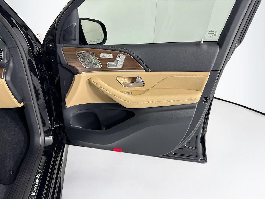 Thumbnail: 2026 Mercedes-Benz GLE - 27