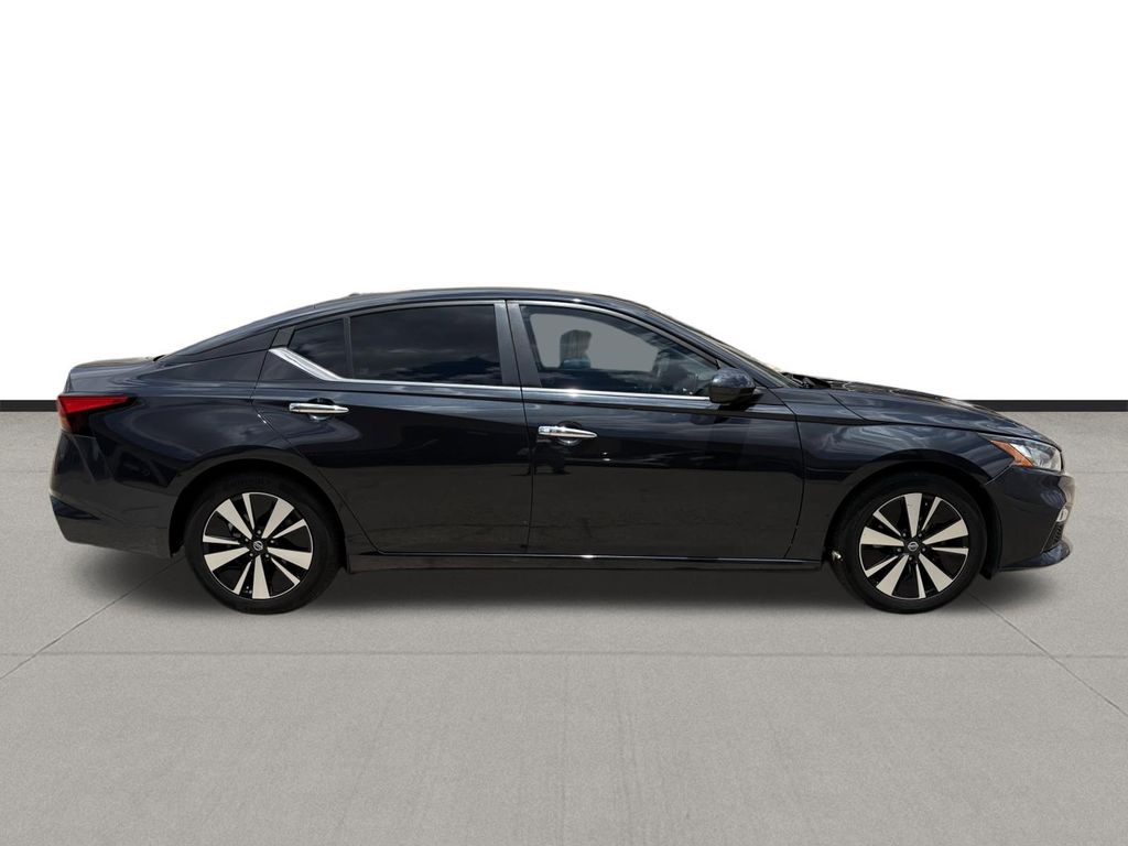 2022 Nissan Altima 2.5 SV Blue at Emmons Autoplex