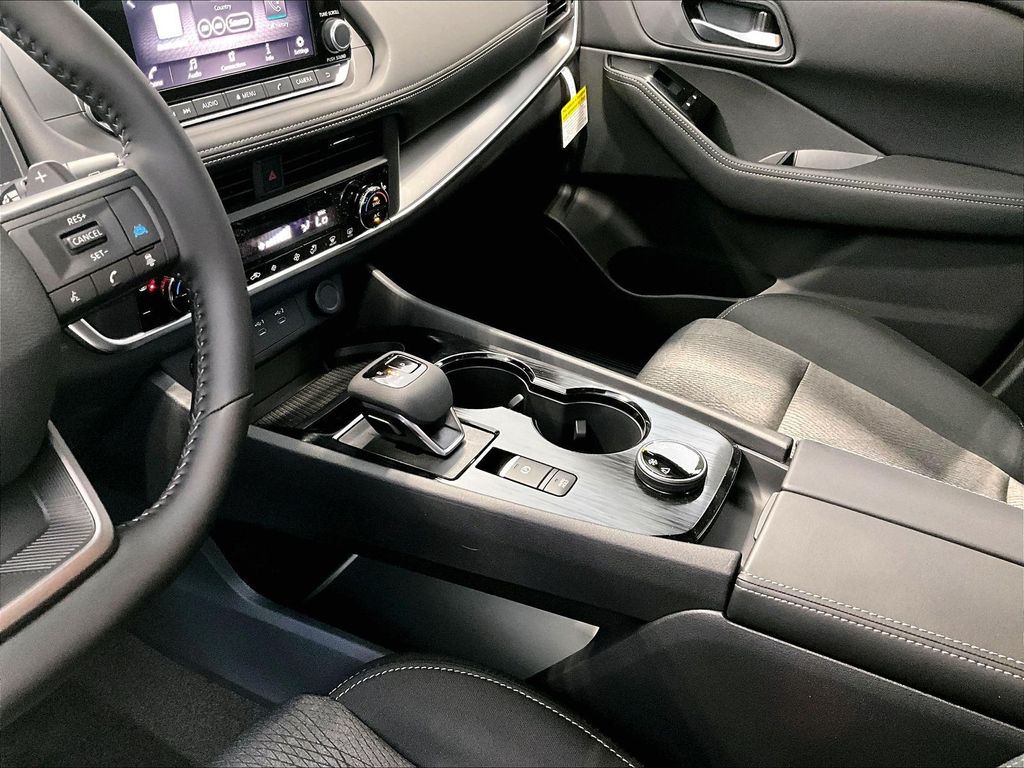 2026 Nissan Rogue — photo 8