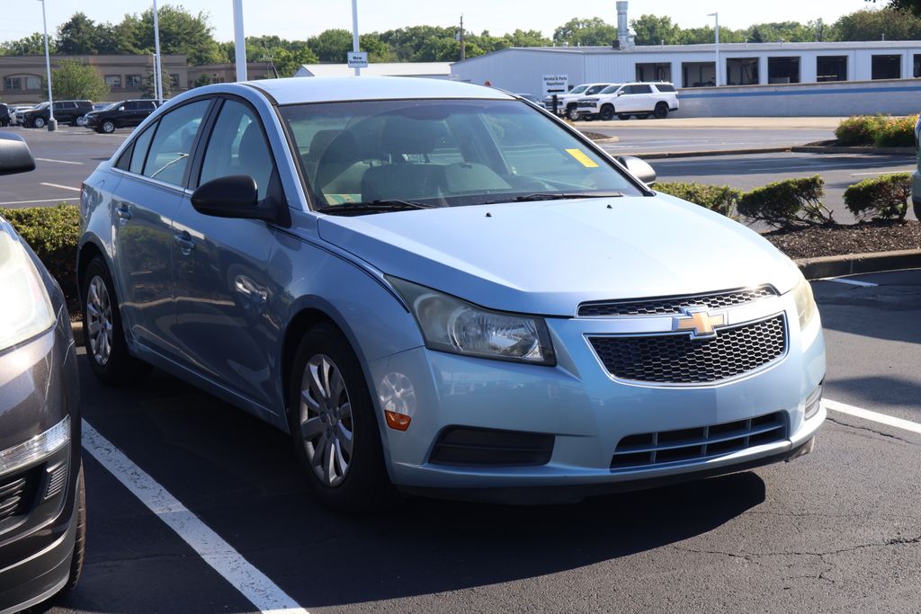 Thumbnail: 2011 Chevrolet Cruze - 3