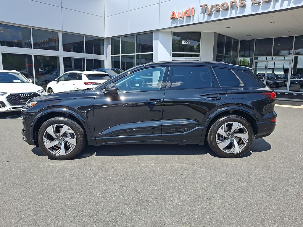 Thumbnail: 2025 Audi Q6 e-tron - 7
