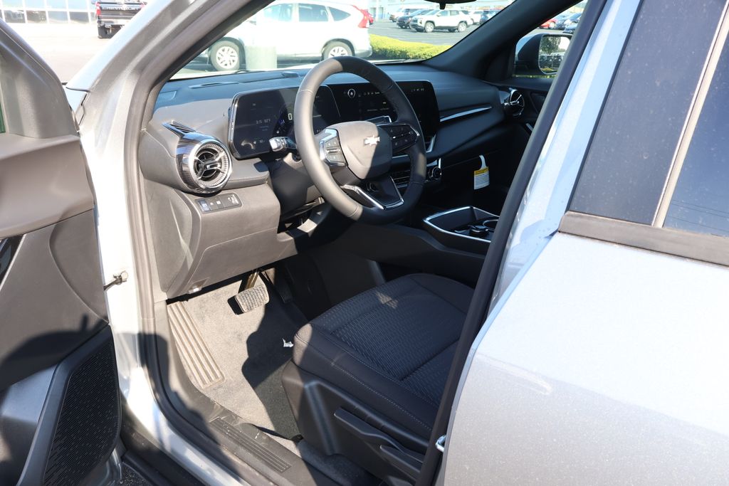 Thumbnail: 2026 Chevrolet Equinox - 13