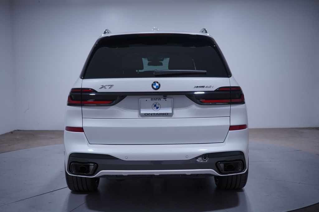 Thumbnail: 2026 BMW X7 - 5