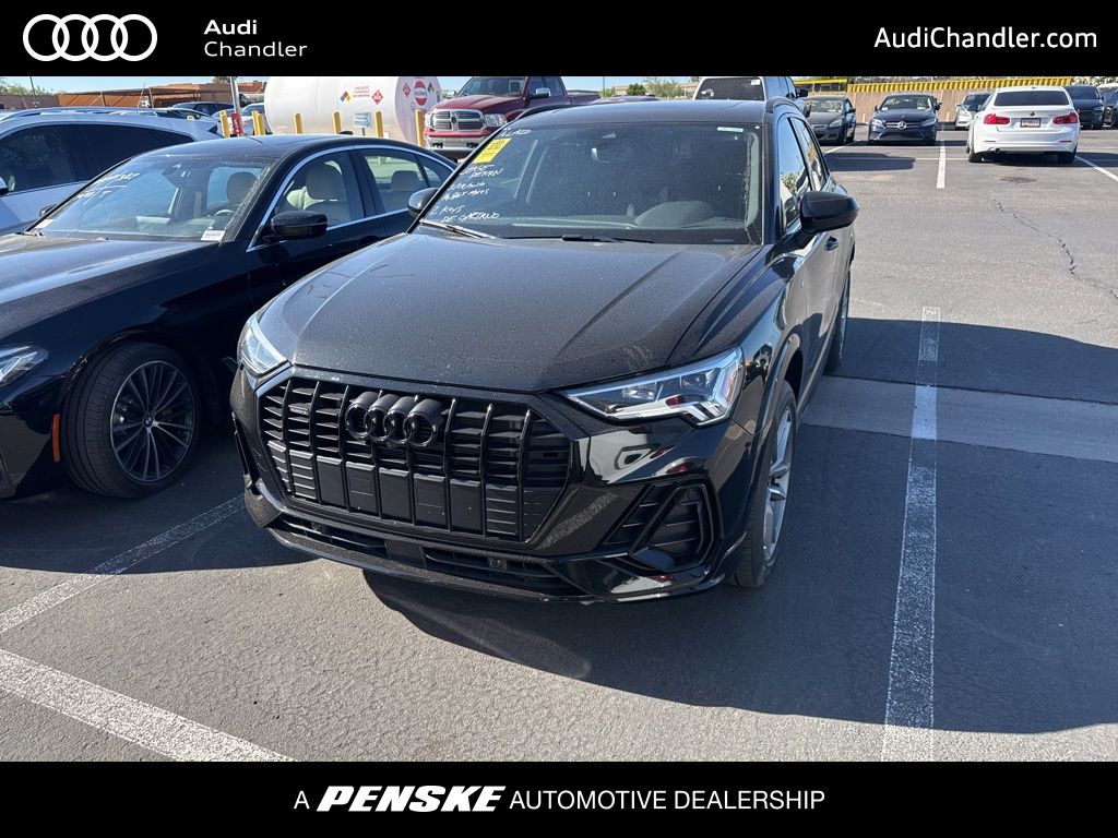 Thumbnail: 2023 Audi Q3 - 1