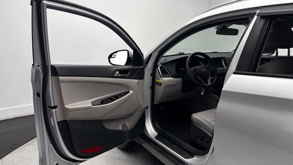 Thumbnail: 2018 Hyundai Tucson - 13