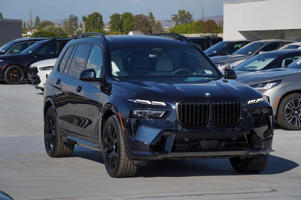 Thumbnail: 2026 BMW X7 - 3