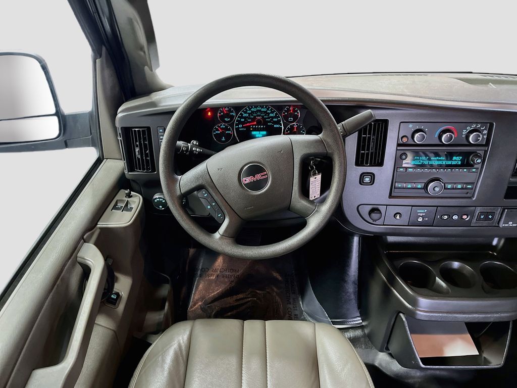 Used 2025 Summit White GMC Work Van image 21
