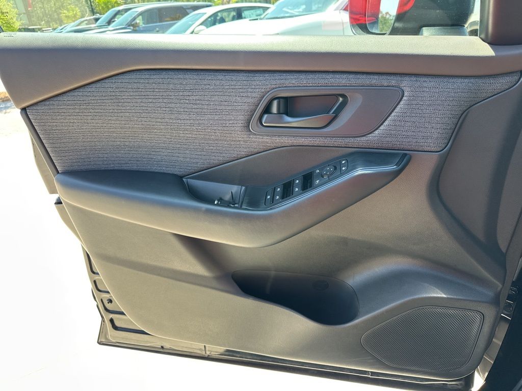 2023 Super Black Nissan Rogue S FWD SUV