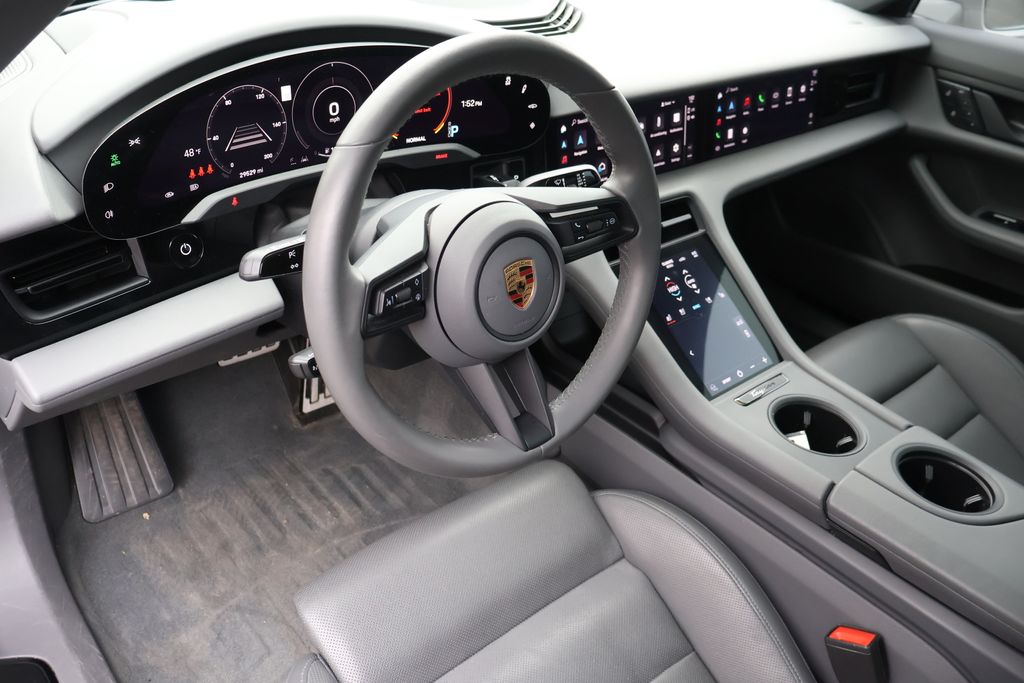 Thumbnail: 2022 Porsche Taycan - 28