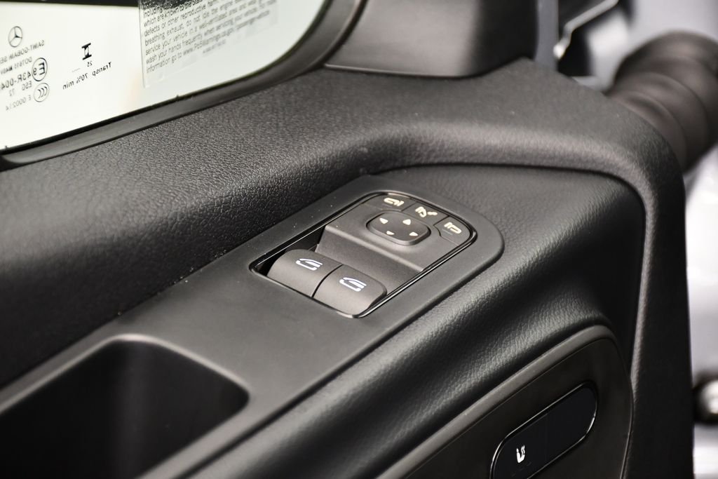 Thumbnail: 2025 Mercedes-Benz Sprinter - 24