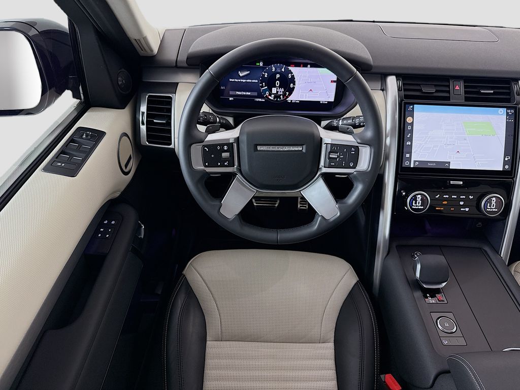 Thumbnail: 2025 Land Rover Discovery - 10