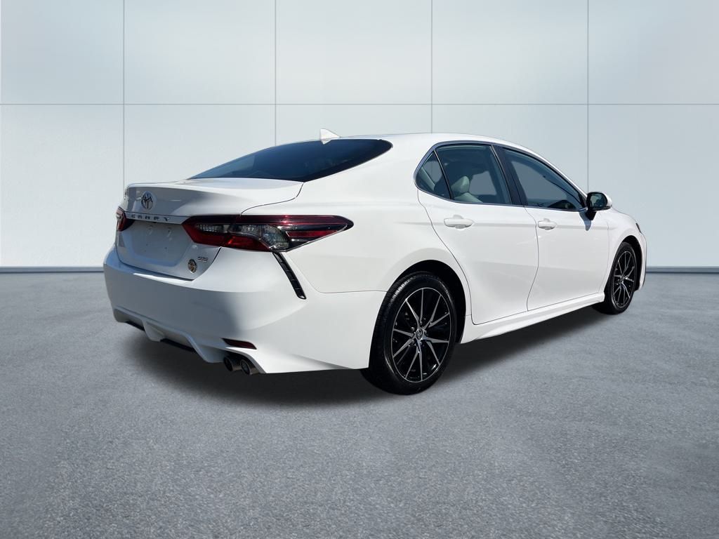 Camry SE