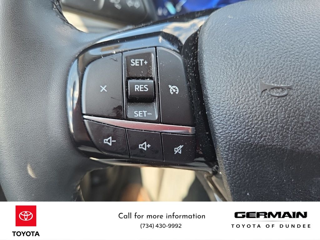 2022 Ford Escape SEL photo 24