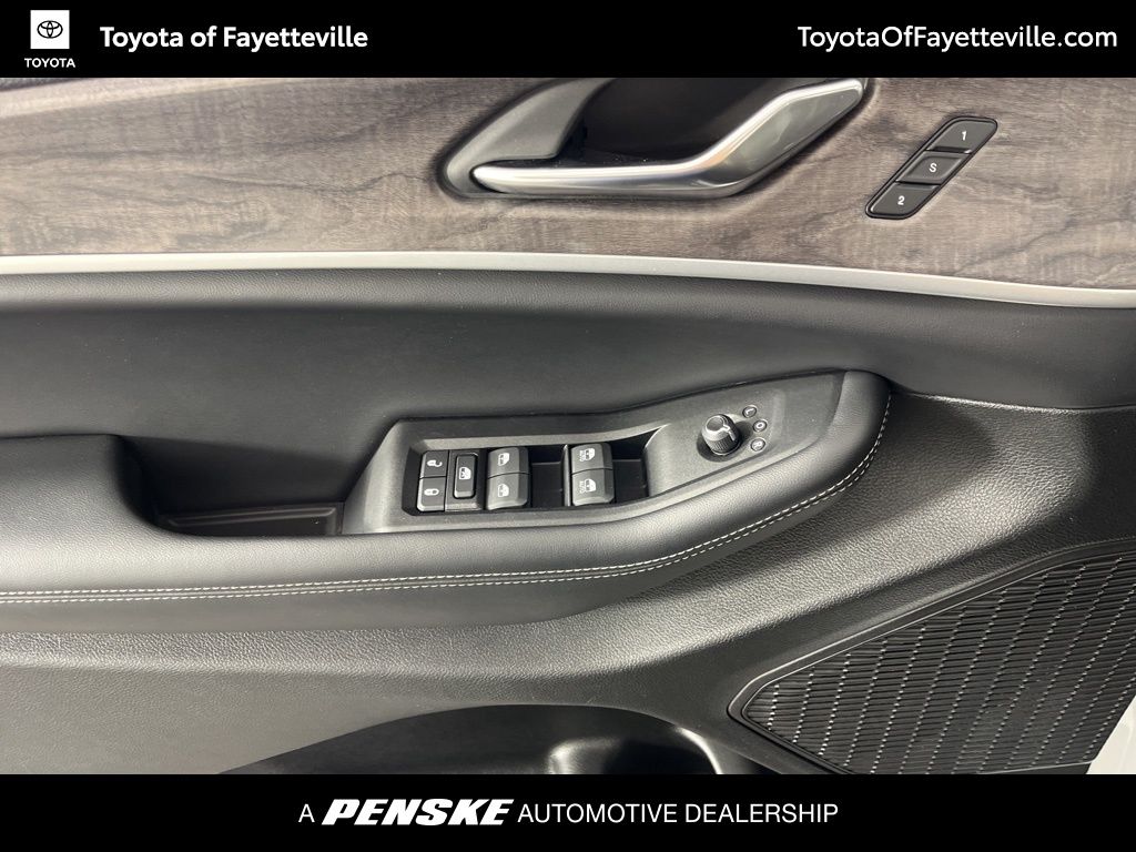 Thumbnail: 2024 Jeep Grand Cherokee L - 30