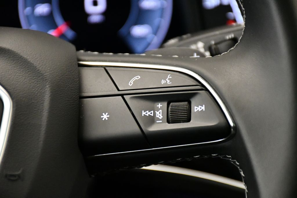 Thumbnail: 2024 Audi Q8 - 23