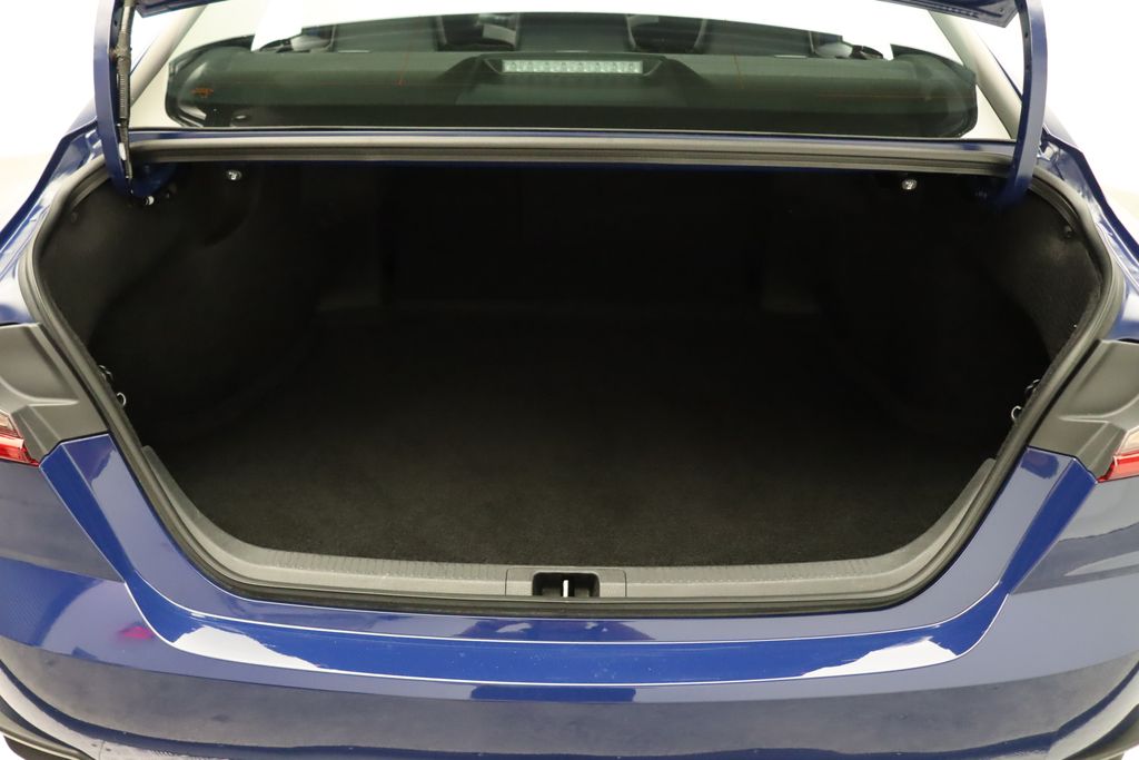 2025 Toyota Camry SE 22
