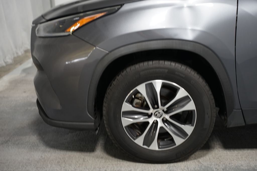 Thumbnail: 2021 Toyota Highlander - 5