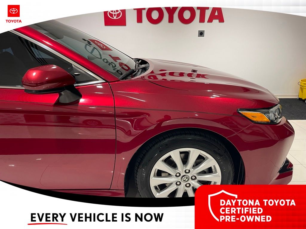 2020 Toyota Camry LE - Photo 7