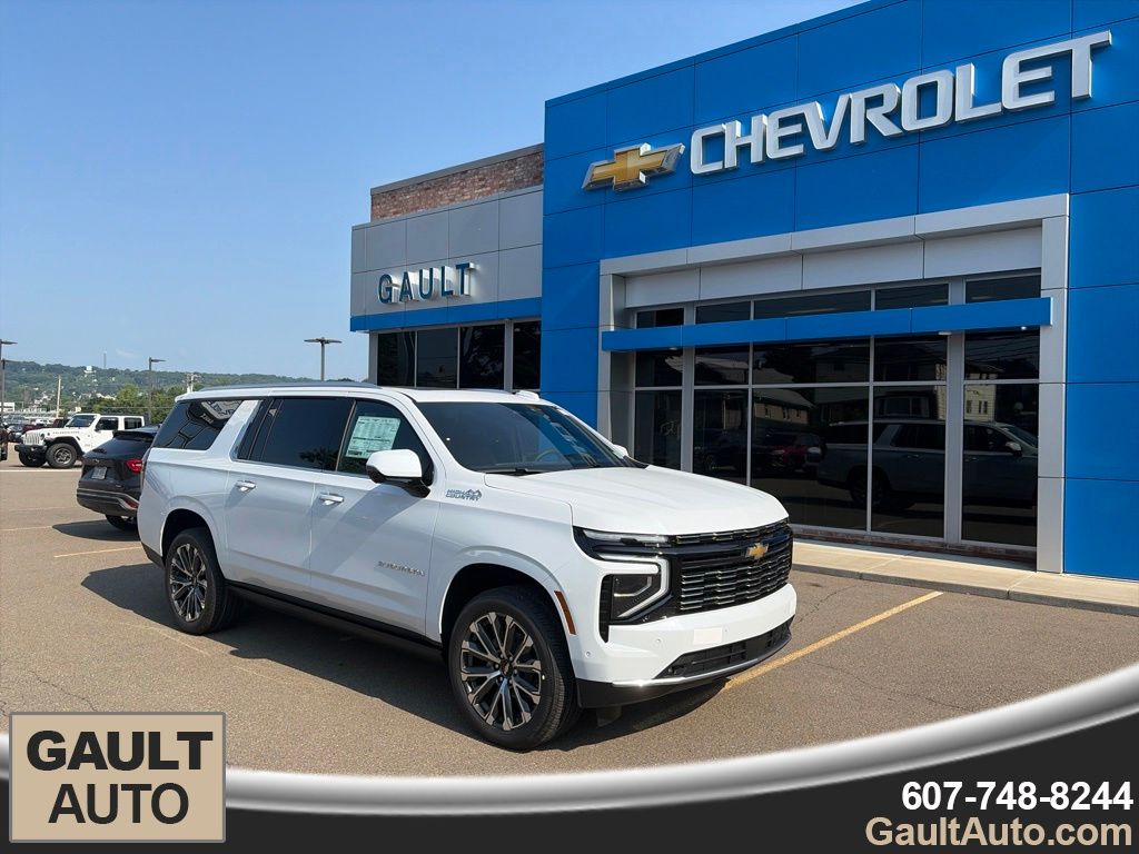Polar White Tricoat 2026 Chevrolet Suburban SUV / Crossover Four-Wheel Drive