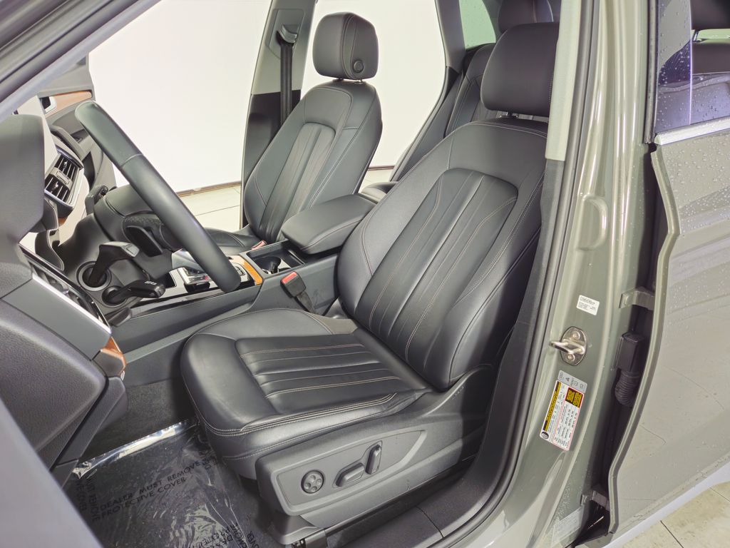 Thumbnail: 2023 Audi Q5 - 21