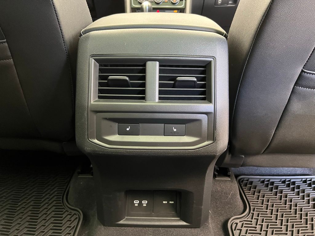 2023 Volkswagen Atlas SEL 9