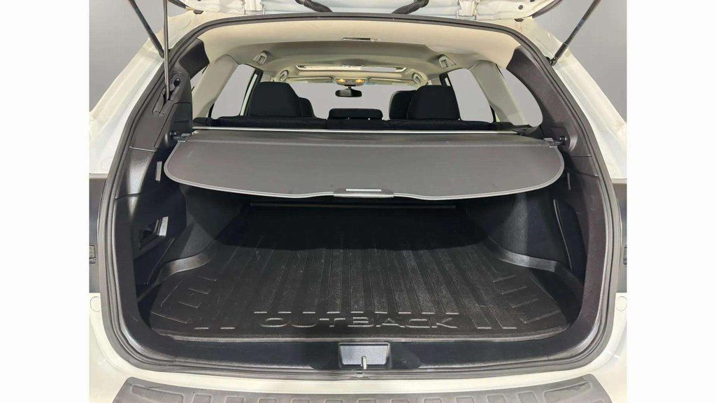 Used 2017 Crystal White Pearl Subaru 2.5i Premium image 26