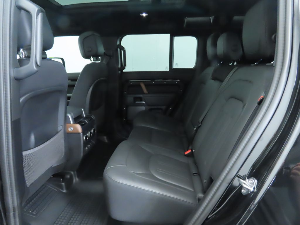 2024 Land Rover Defender 110 22