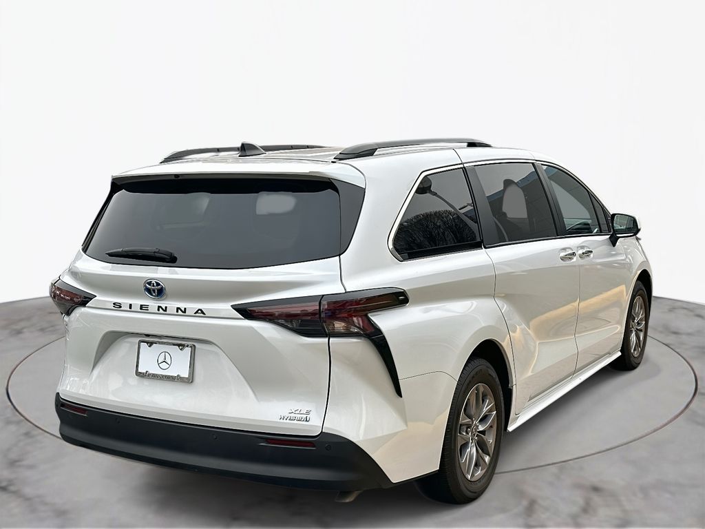 Thumbnail: 2024 Toyota Sienna - 8