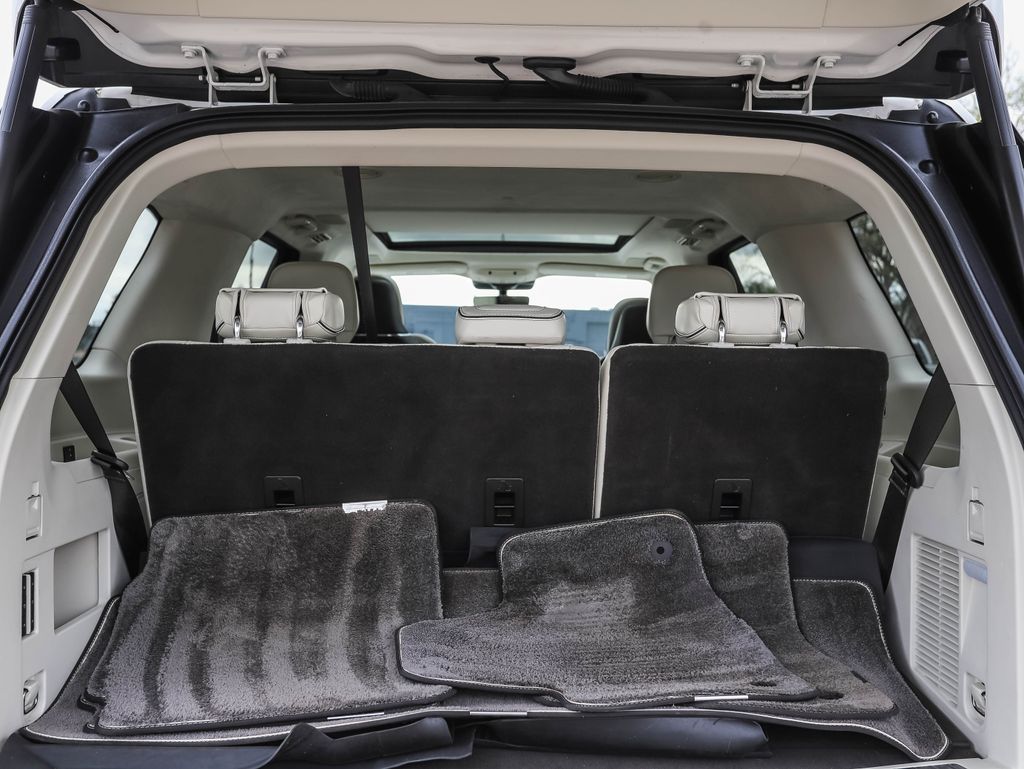 Thumbnail: 2022 Lincoln Navigator - 24